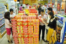 Hơn 3.800 tấn bánh kẹo Kinh Đô phục vụ Tết Quý Tỵ 2013 1337 Thumb